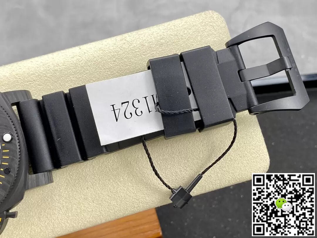 Panerai Submersible PAM1324 VS Factory Carbon Fiber Dial