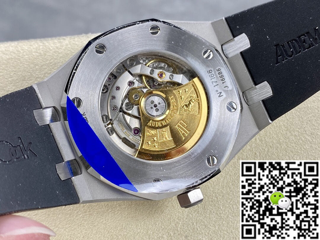 Audemars Piguet Royal Oak 15400 APS Factory Blue Dial Rubber Strap