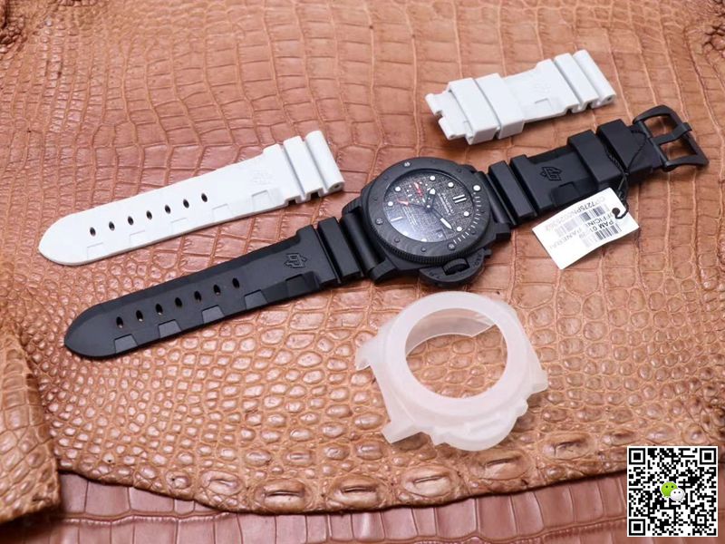 Panerai Submersible Luna Rossa PAM01039 VS Factory Black Carbon