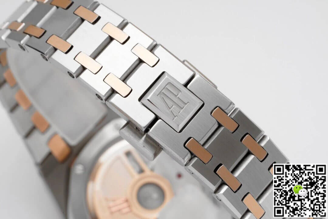 Audemars Piguet Royal Oak 77350SR.OO.1261SR.01 8F Factory Silver Dial