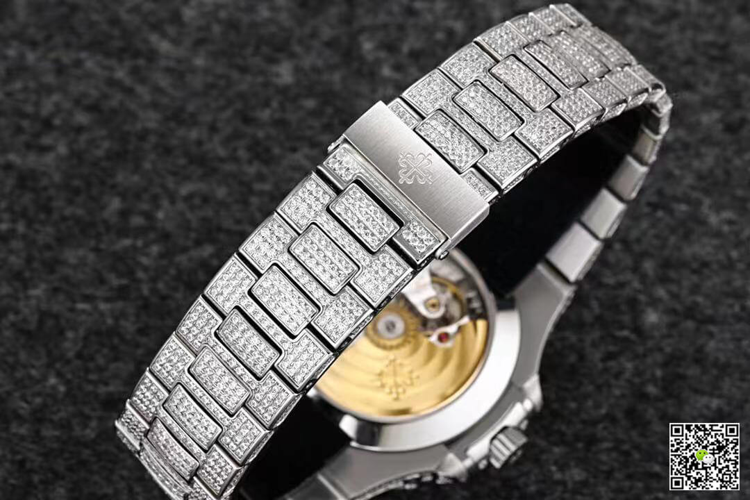 Patek Philippe Nautilus 5726/1A-014 R8 Factory Gypsophila Silver Diamond