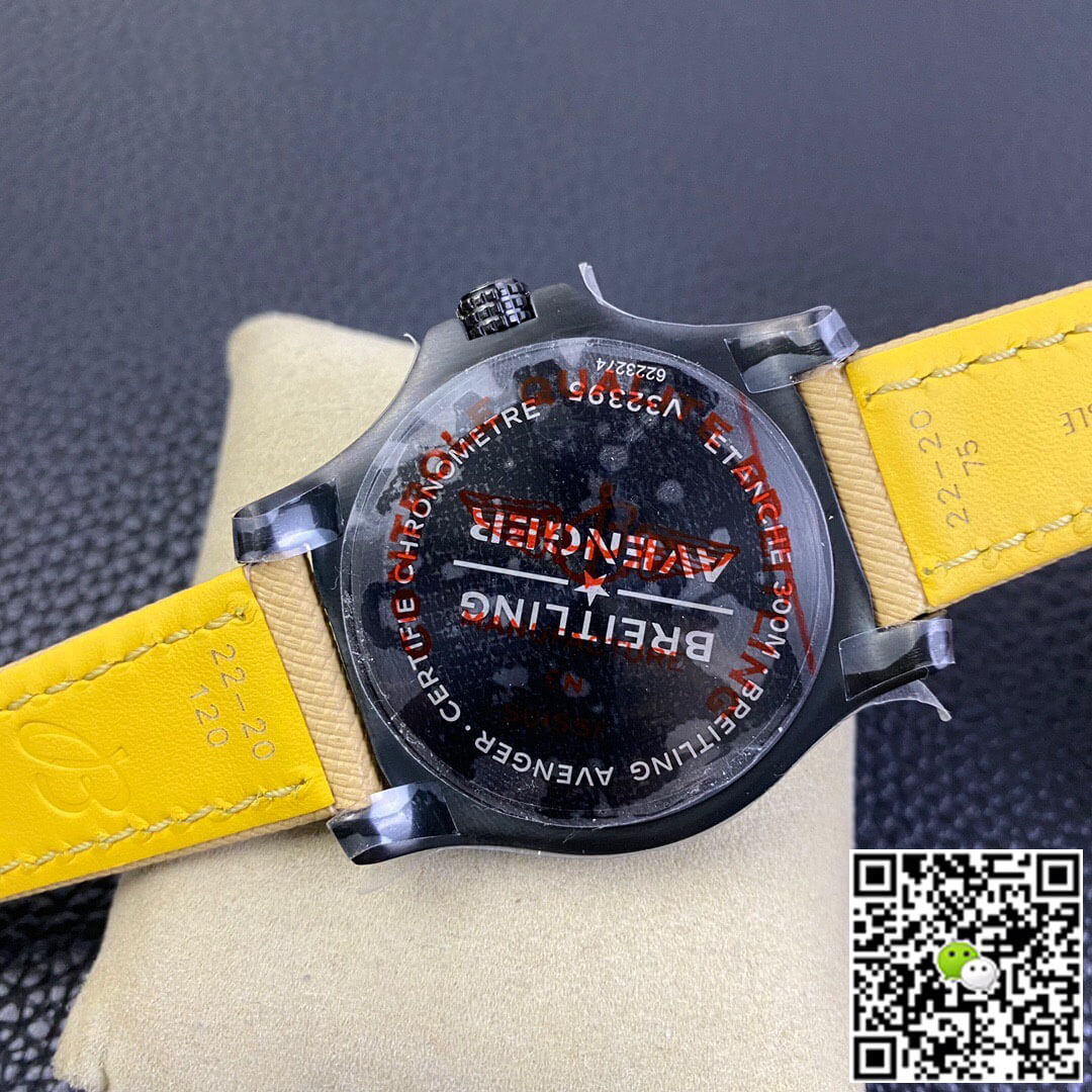 Breitling Avenger GMT 45 V32395101B1X1 GF Factory Black Dial