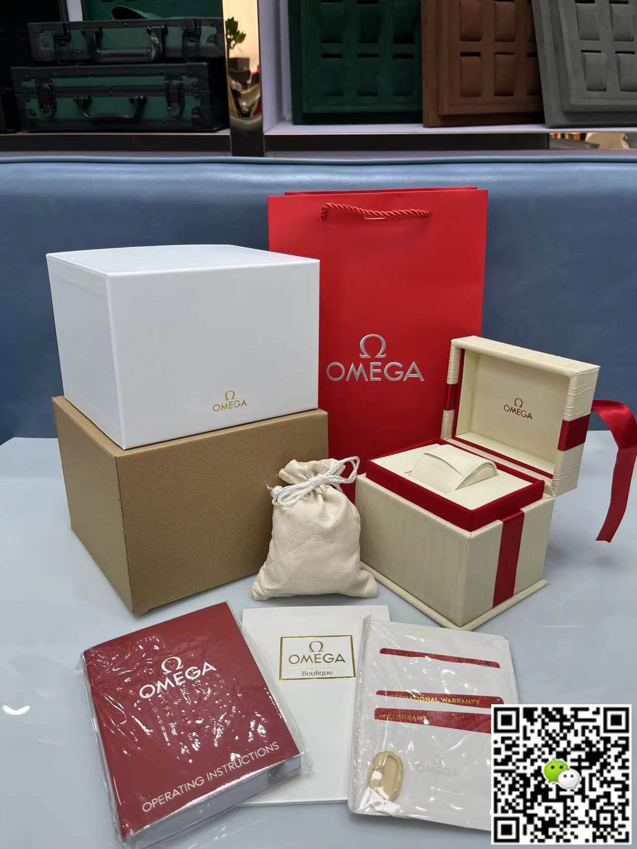Women OMEGA box