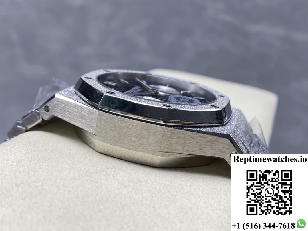 Audemars Piguet Royal Oak 26239BC.GG.1224BC.02 OM factory stainless steel bezel
