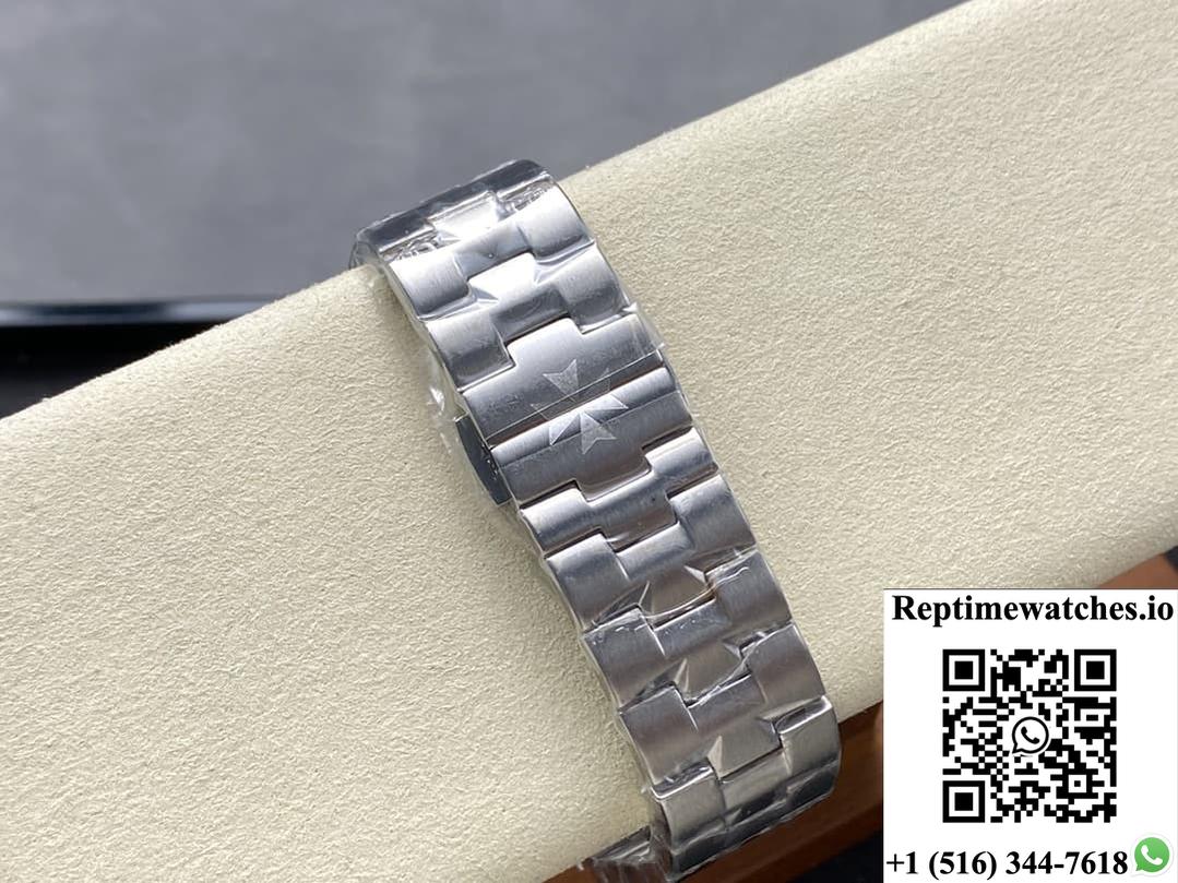 Vacheron Constantin Overseas 4000V-B919 GR Factory baton hour markers