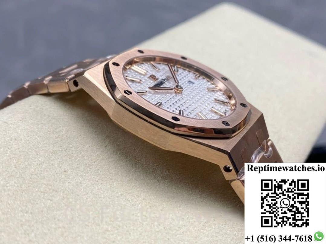 Audemars Piguet Royal Oak 67653OR.GG.1263OR.01 ZF factory date display