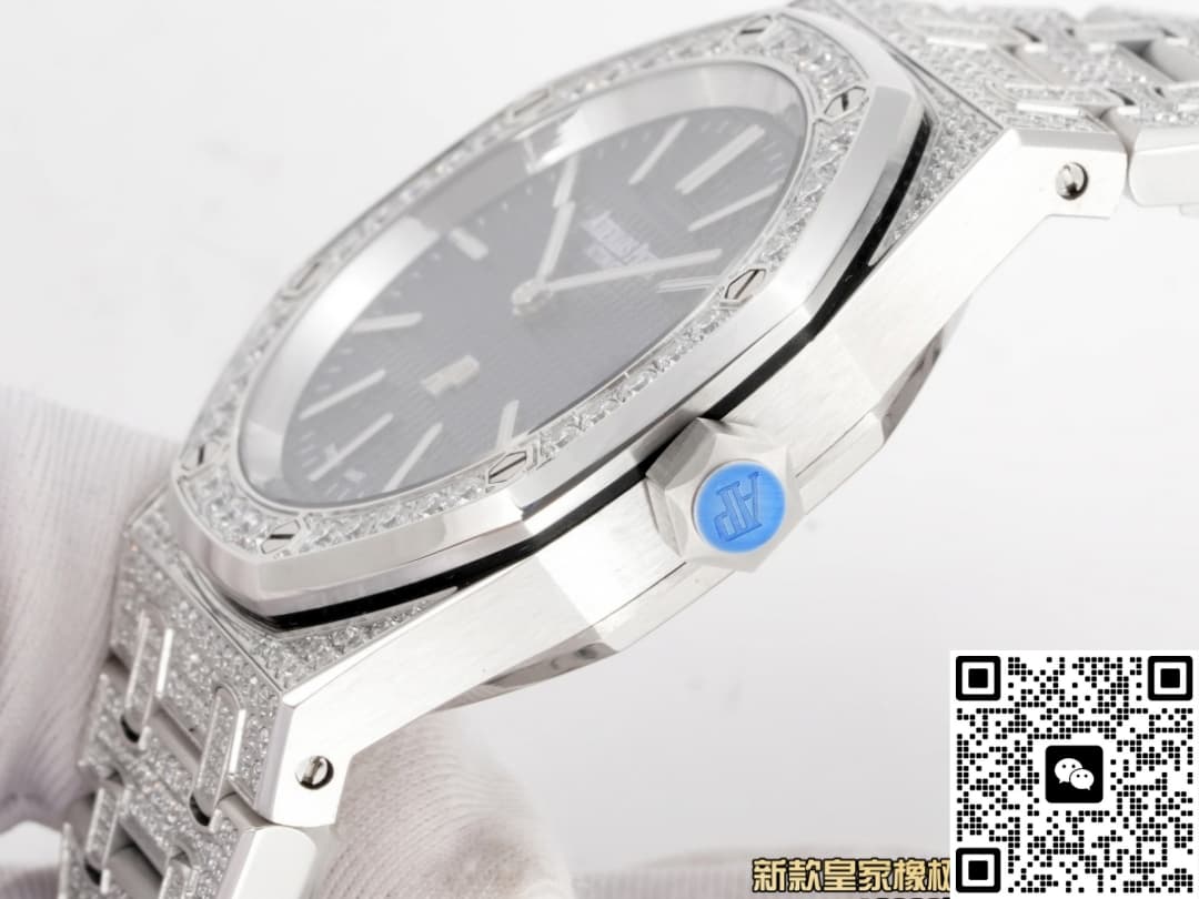Audemars Piguet Royal Oak 16202BC.ZZ.1241BC.02 OMF Factory Date display