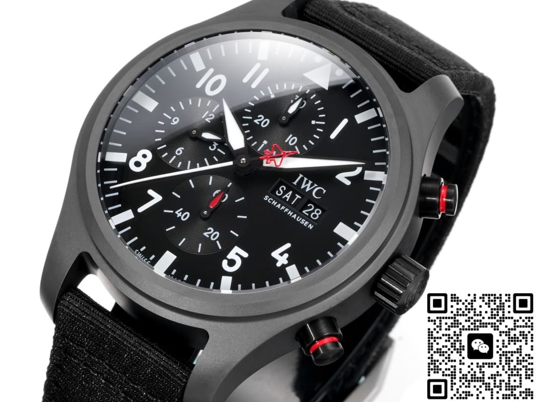 IWC Pilot IW389104 Ceramic case Week display