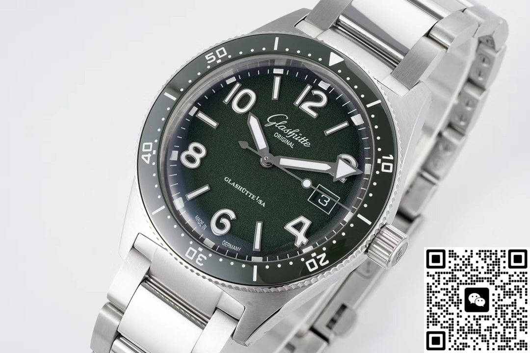 Glashutte Spezialist SeaQ 1-39-11-13-83-70 RXW Factory Date Display