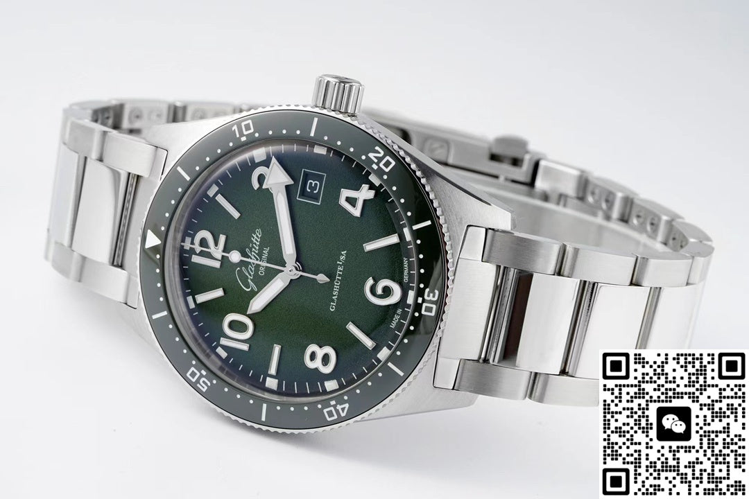 Glashutte Spezialist SeaQ 1-39-11-13-83-70 RXW Factory Date Display