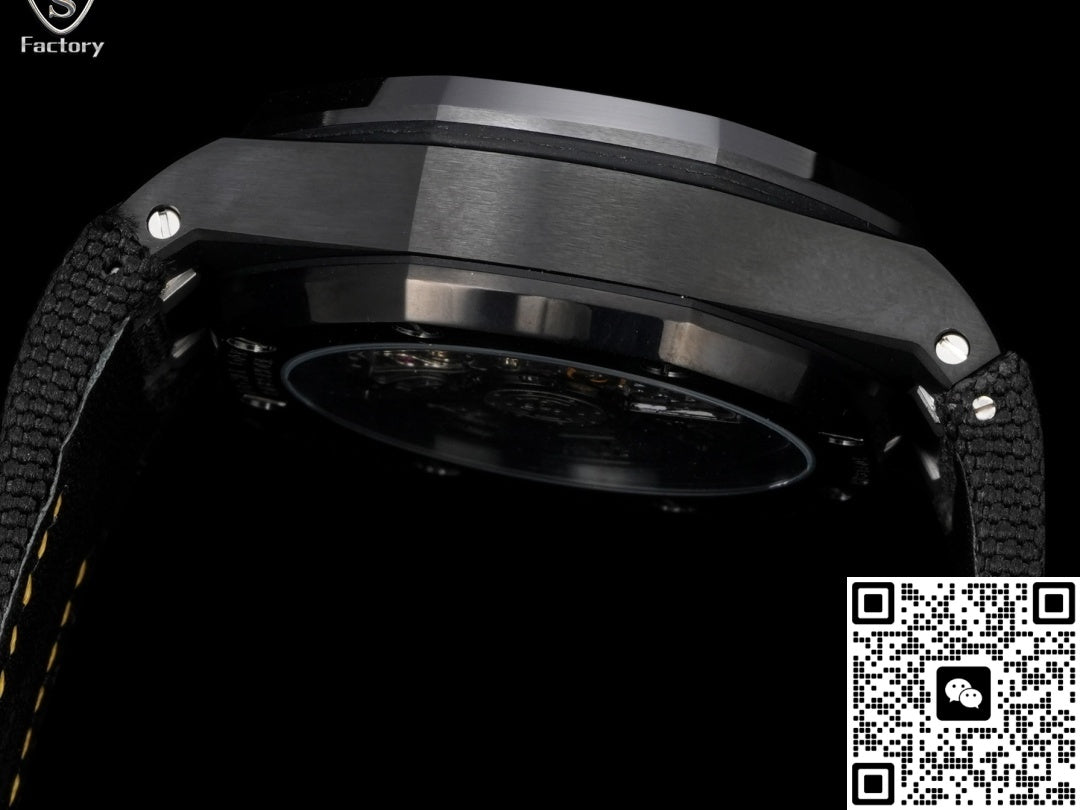 Audemars Piguet Royal Oak Offshore 26420CE.OO.A005VE.01 LS Factory Date Display