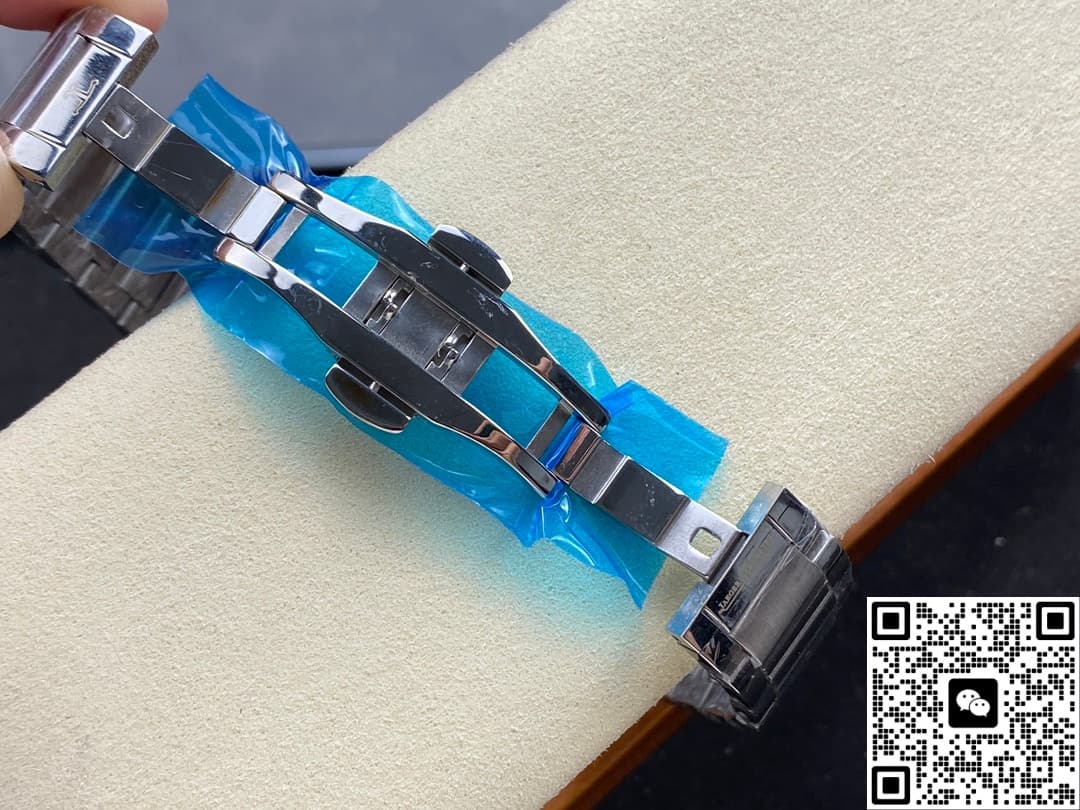 Jaeger LeCoultre Polaris 9068180 BLS Factory Date Display