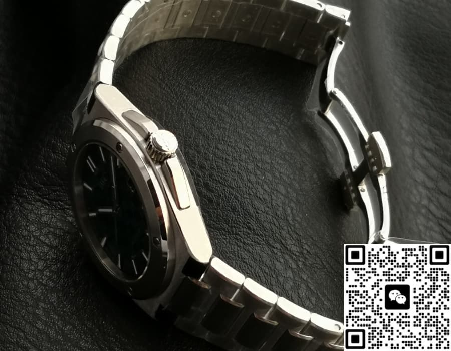 IWC Engineer IW328903 V7 Factory Date Display