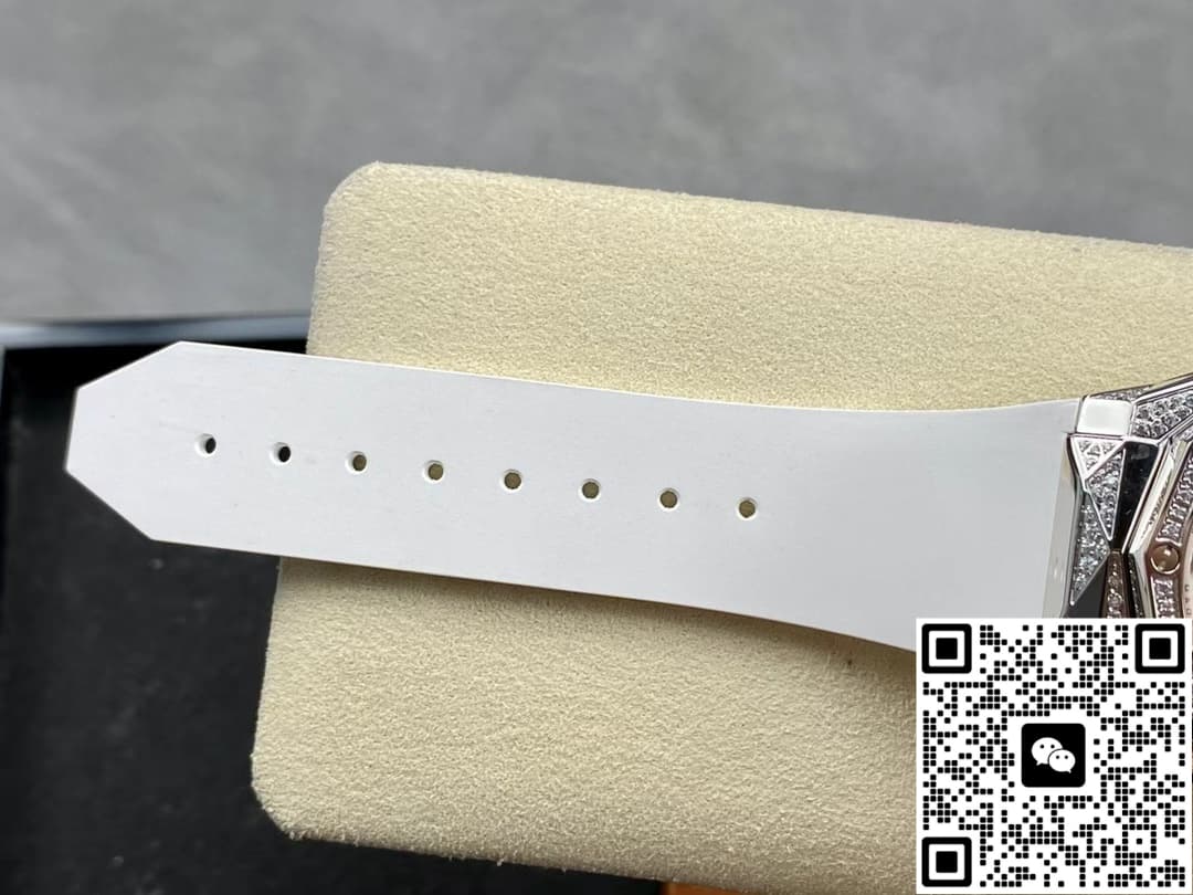 Hublot Classic Fusion 550.NS.2200.RW.1804.ORL20 HB Factory White Strap