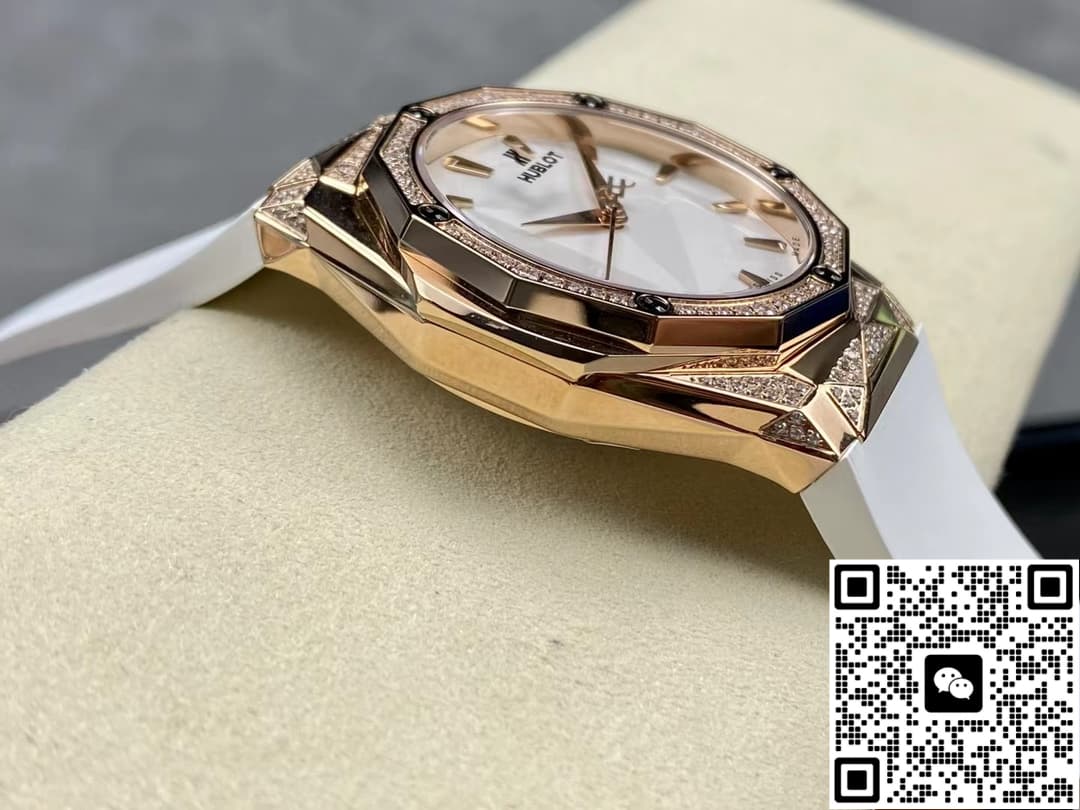 Hublot Classic Fusion 550.OS.2200.RW.1804.ORL20 HB Factory Rubber Strap