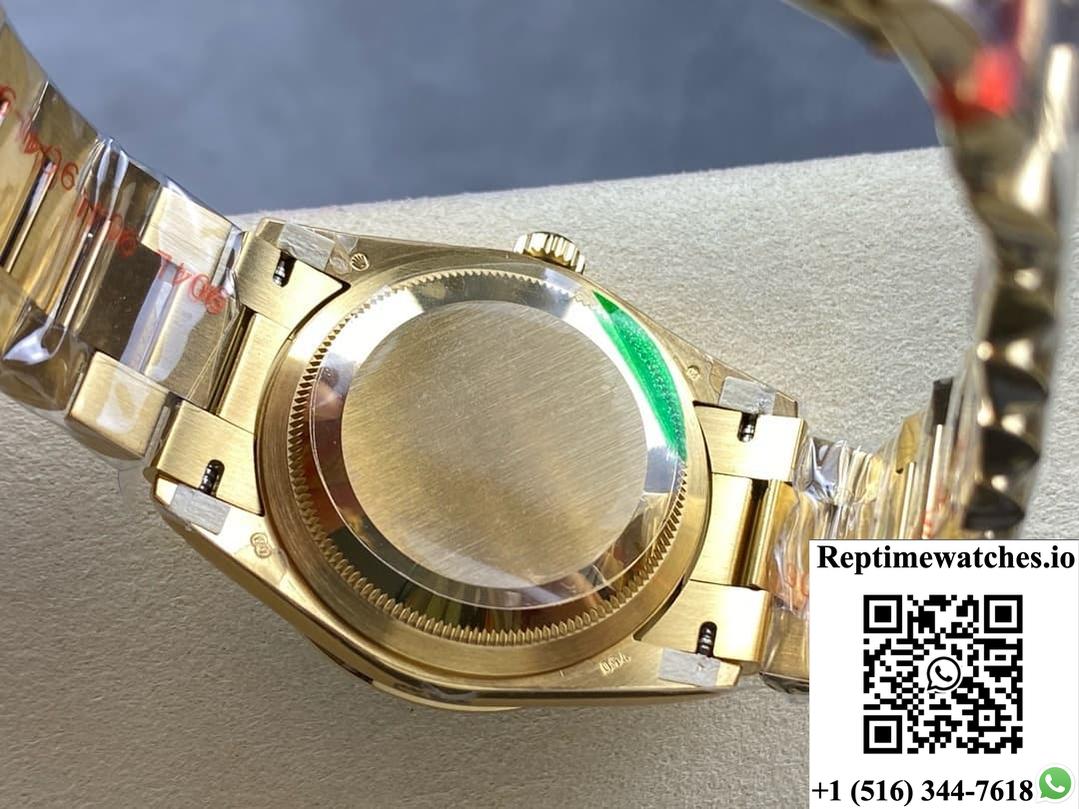 Rolex Day-Date model m128398rbr-0035 8+ Factory week display