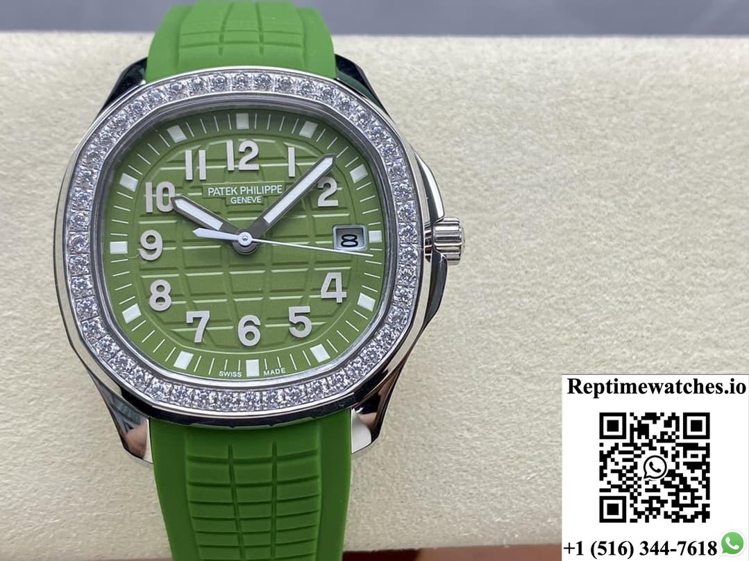 Patek Philippe AQUANAUT 5267-200A-011 GR Factory Date Display