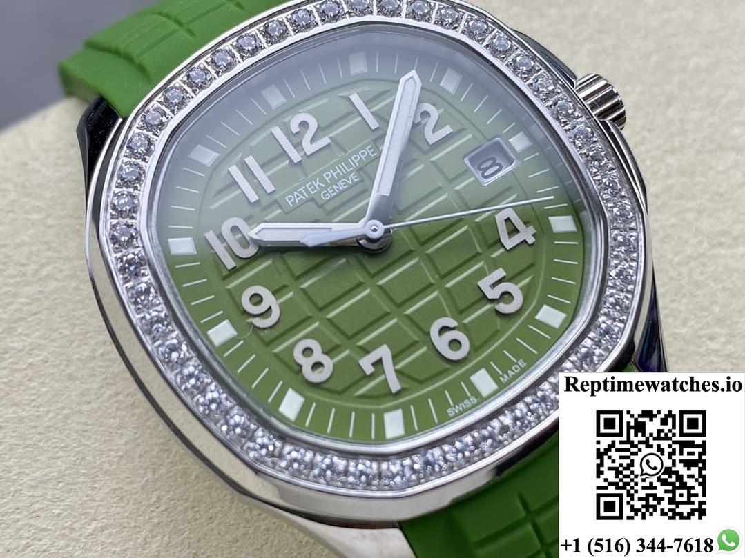 Patek Philippe AQUANAUT 5267-200A-011 GR Factory Date Display