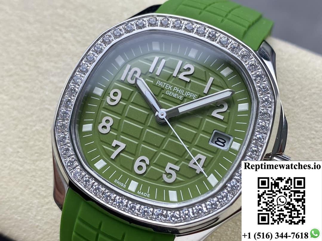 Patek Philippe AQUANAUT 5267-200A-011 GR Factory Date Display