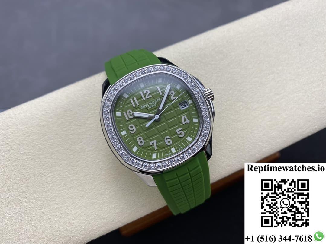 Patek Philippe AQUANAUT 5267-200A-011 GR Factory Date Display