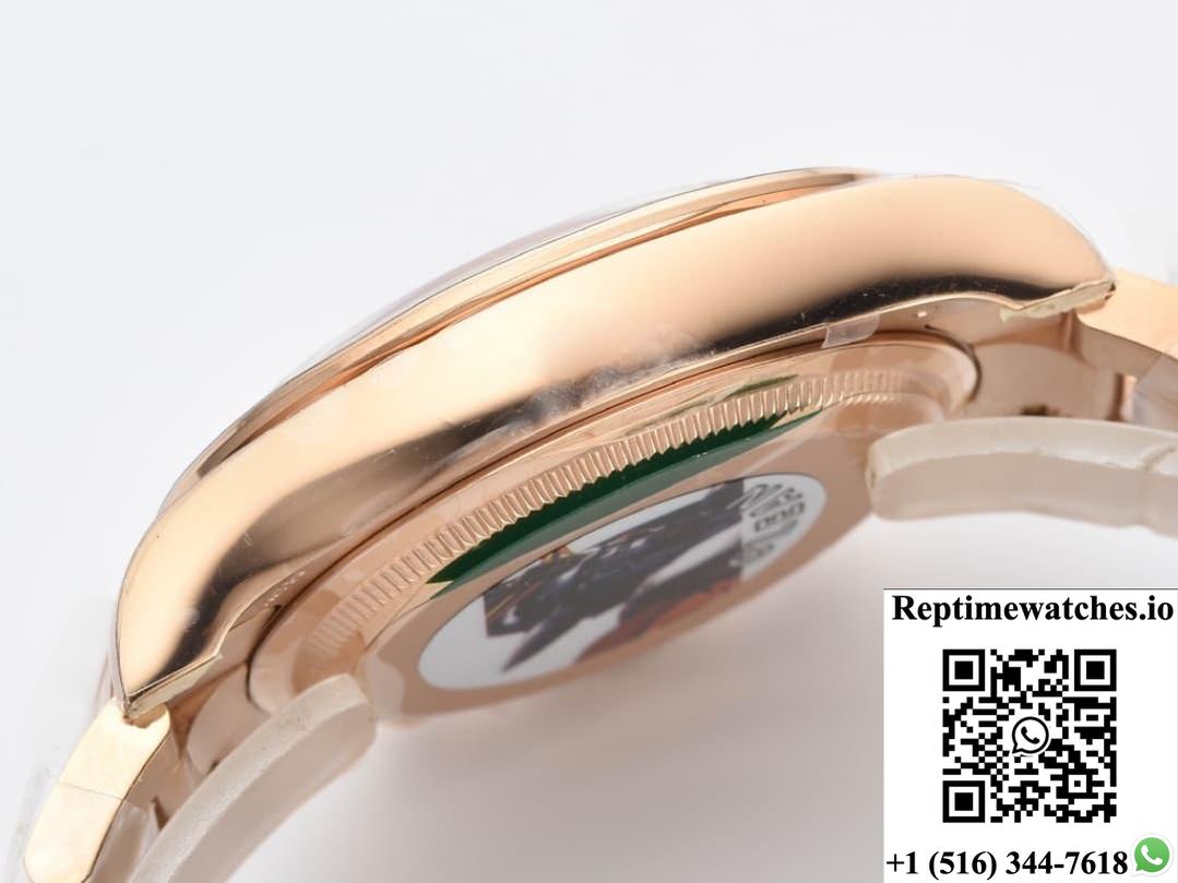 Rolex Daytona m126505-0003 clean factory sun shine gold color dial