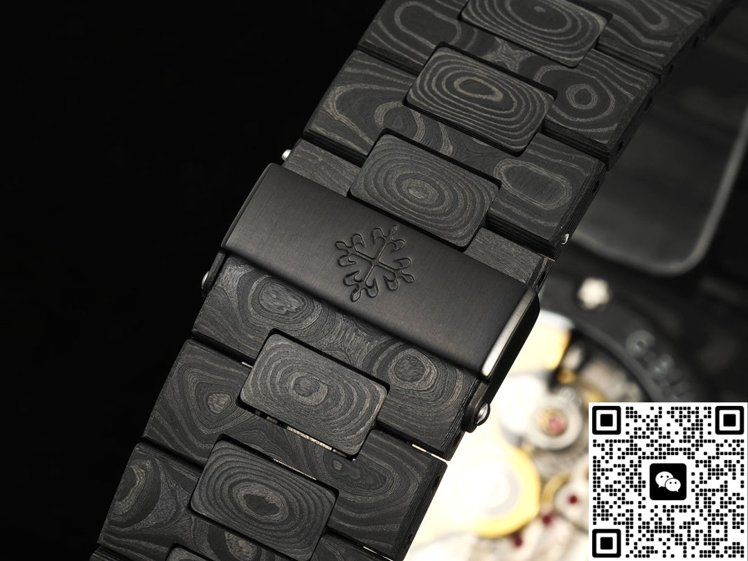Patek Philippe Nautilus 5711 DIW Factory Date Display