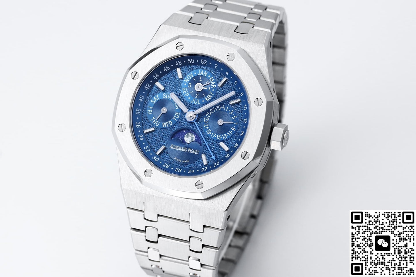 Audemars Piguet Royal Oak 26574BC.OO.1220BC.02 BBS Factory Date Display