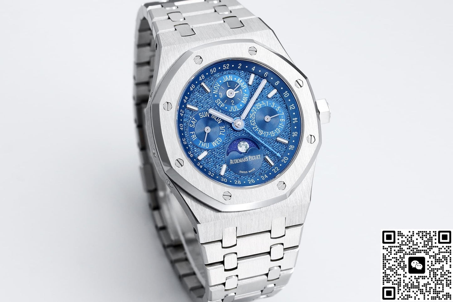 Audemars Piguet Royal Oak 26574BC.OO.1220BC.02 BBS Factory Date Display