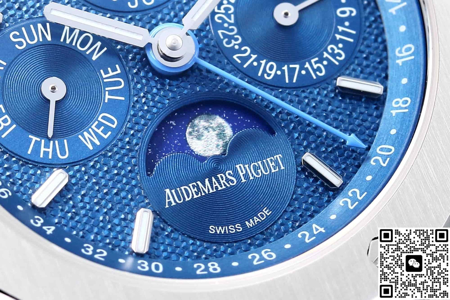 Audemars Piguet Royal Oak 26574BC.OO.1220BC.02 BBS Factory Date Display