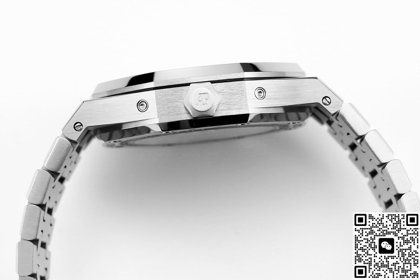 Audemars Piguet Royal Oak 26574BC.OO.1220BC.02 BBS Factory Date Display