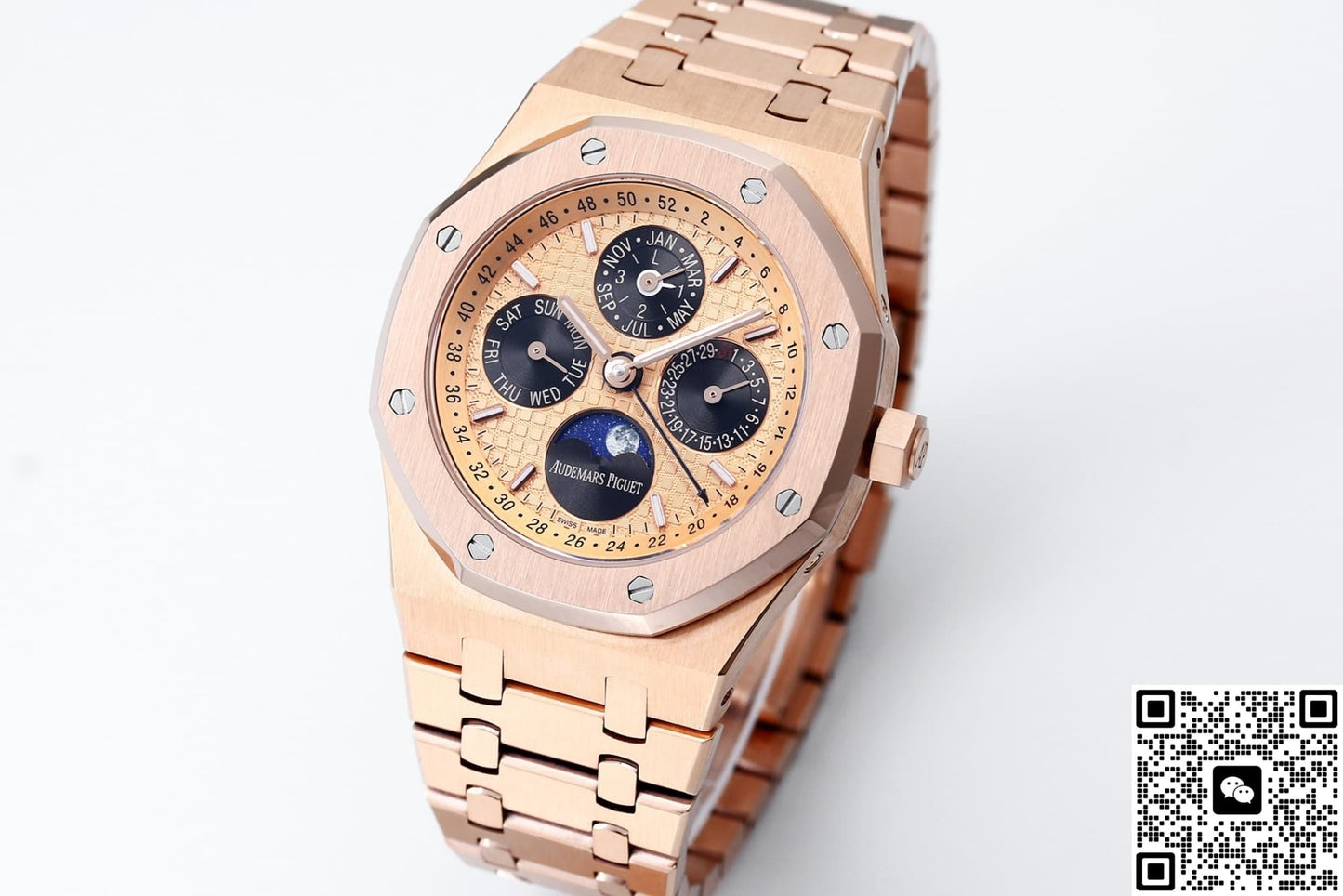 Audemars Piguet Royal Oak 26584OR.OO.1220OR.01 BBS Factory Calendar Display