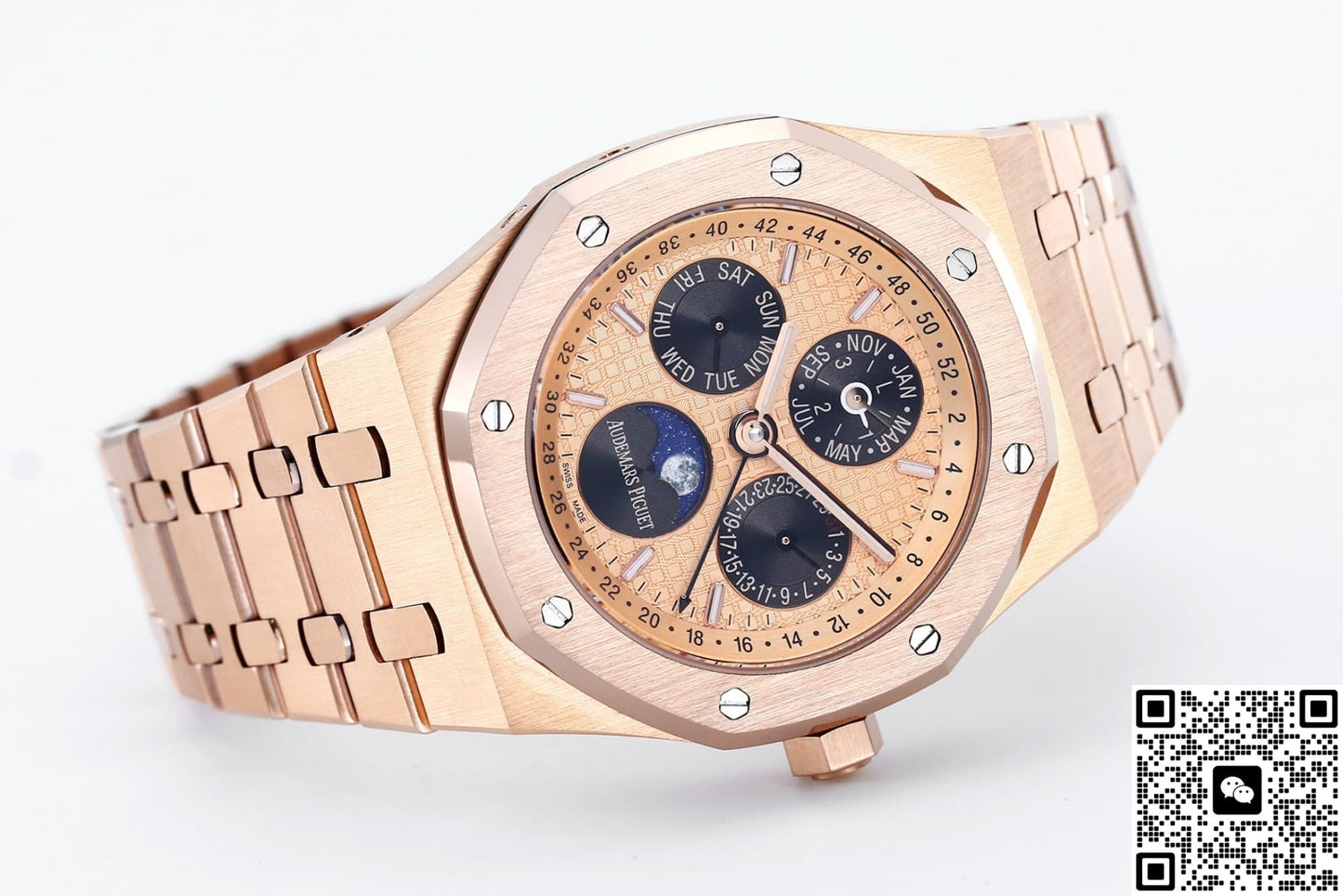 Audemars Piguet Royal Oak 26584OR.OO.1220OR.01 BBS Factory Calendar Display