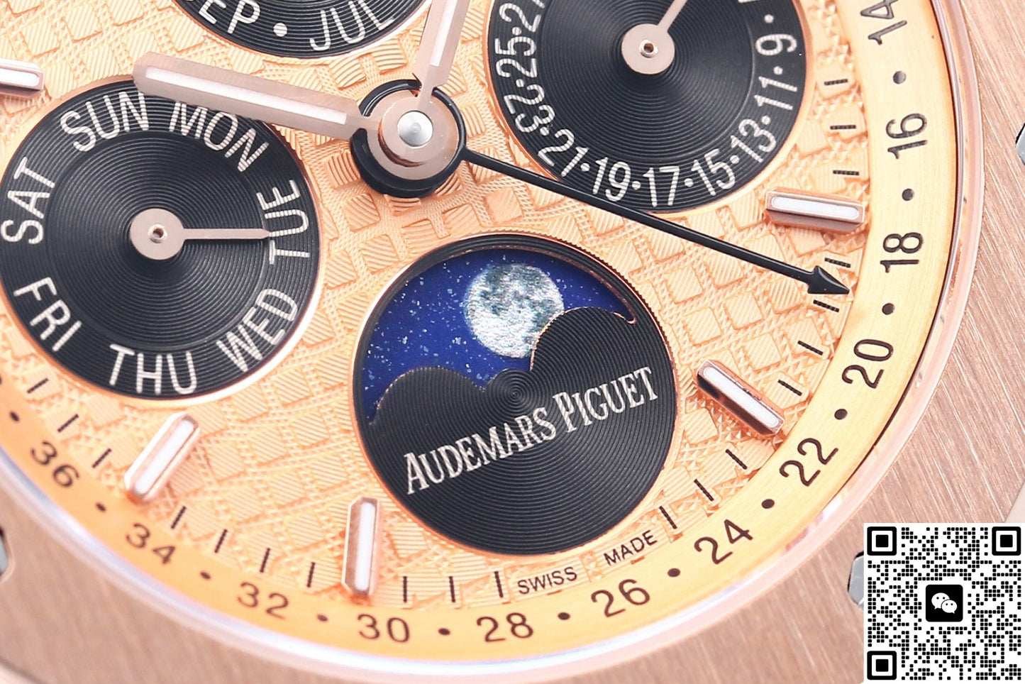 Audemars Piguet Royal Oak 26584OR.OO.1220OR.01 BBS Factory Calendar Display